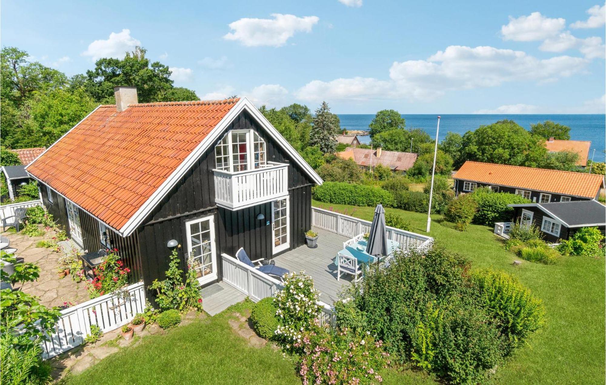Lovely Home In Svaneke With House Sea View エクステリア 写真