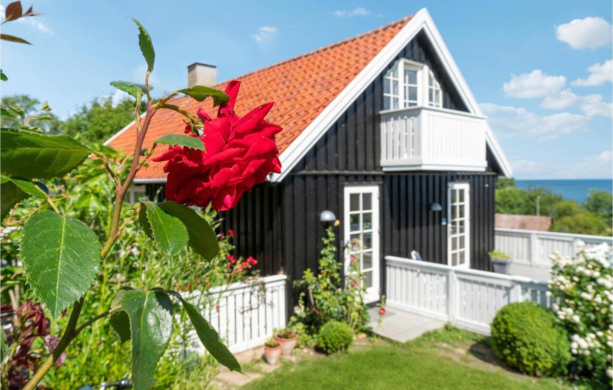 Lovely Home In Svaneke With House Sea View エクステリア 写真